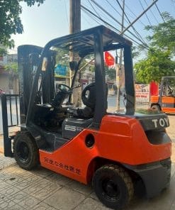 Xe nâng Nhật đã qua sử dụng từ KBC, nhập khẩu trực tiếp từ Nhật Bản, bền bỉ và phù hợp cho các nhà máy, khu công nghiệp tại Việt Nam