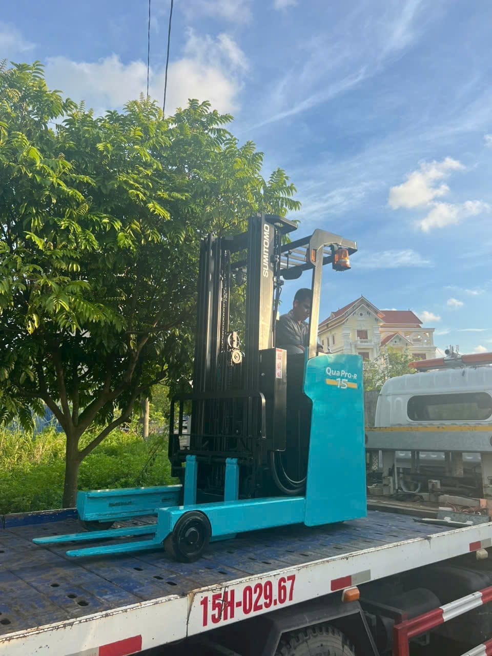 Xe nâng Nhật đã qua sử dụng từ KBC, nhập khẩu trực tiếp từ Nhật Bản, bền bỉ và phù hợp cho các nhà máy, khu công nghiệp tại Việt Nam