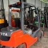 Xe nâng Nhật đã qua sử dụng từ KBC, nhập khẩu trực tiếp từ Nhật Bản, bền bỉ và phù hợp cho các nhà máy, khu công nghiệp tại Việt Nam