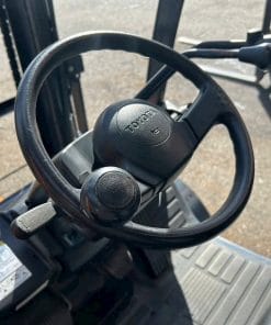 Xe nâng dầu Toyota 2.5 tấn tại Hải Phòng với khả năng nâng cao 3m, thiết kế bền bỉ, tiết kiệm nhiên liệu, tối ưu hiệu suất cho các doanh nghiệp sản xuất, kho bãi lớn nhỏ.