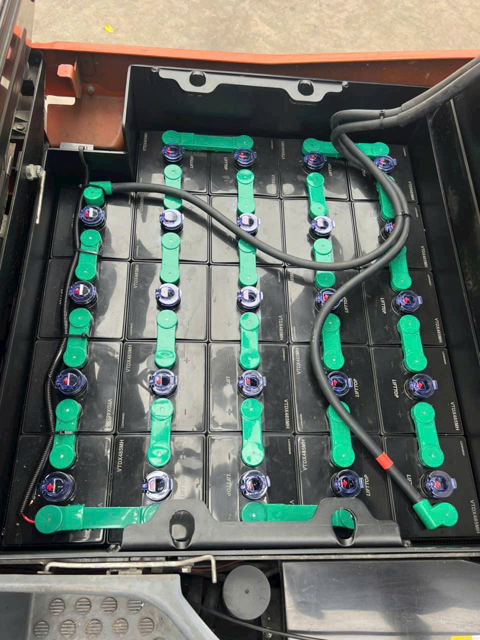 Xe nâng điện Nichiyu 1.5 tấn, nâng cao 6000mm, sản xuất năm 2019, 4196 giờ hoạt động, nhập khẩu nguyên bản từ Nhật Bản.