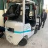 Xe nâng dầu Unicarries 3.5 tấn, động cơ diesel mạnh mẽ, khung nâng lên tới 4m, lý tưởng cho công việc nâng hạ hàng hóa trong kho bãi và công trường.