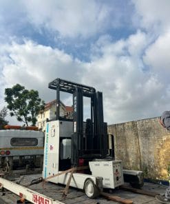 Xe nâng điện đứng lái Unicarries 1.8 tấn, tiết kiệm năng lượng, dễ dàng vận hành trong không gian hạn chế.