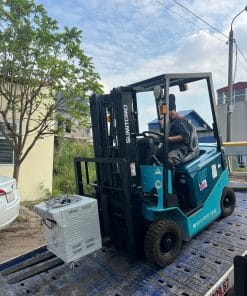 Xe nâng điện ngồi lái Sumitomo 1.5 tấn, tiết kiệm năng lượng và hiệu quả cho các công việc nâng hạ trong kho bãi.