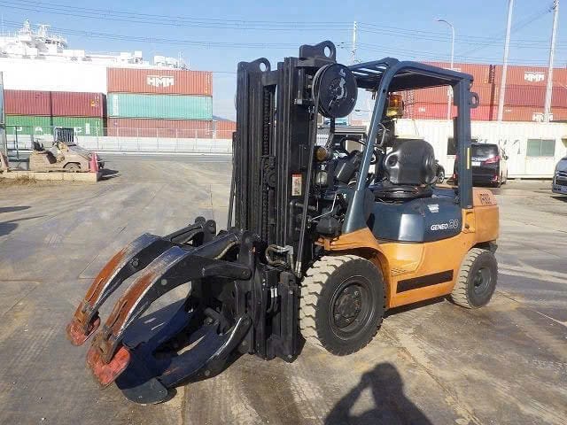 Xe nâng kẹp tròn Toyota 3 tấn model 7FD30, xuất xứ Nhật Bản, giờ hoạt động 8219h, động cơ Diesel.
