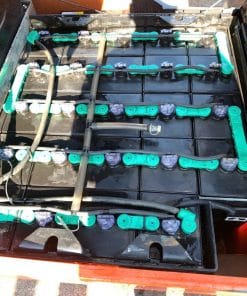 Xe nâng điện Toyota 2.5 tấn model 8FB25, khung nâng V3000 (3000mm, 2 tầng), lấy hàng trong container, bình điện 48V/320AH, xe còn nguyên bản, chất lượng tốt.