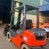 Xe nâng dầu Toyota 2.5 tấn kẹp tròn, kẹp cuộn giấy, động cơ Toyota 1DZ-III, lốp trắng non-marking, nhập khẩu Nhật Bản nguyên bản, chất lượng đảm bảo.