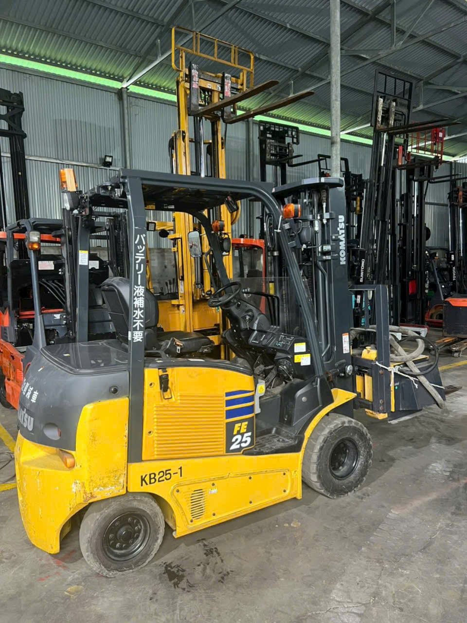 Xe nâng điện Komatsu FE25-1 2.5 tấn, khung nâng 5m, sản xuất 2019, nhập khẩu nguyên bản từ Nhật Bản, chất lượng cao, có dịch giá