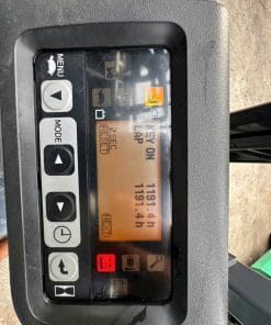 Hình ảnh xe nâng điện Toyota 8FBE13 tải trọng 1 tấn, khung nâng 3m, nhập khẩu nguyên bản từ Nhật Bản, màu cam–xám đặc trưng, đang được trưng bày tại kho xe KBC.