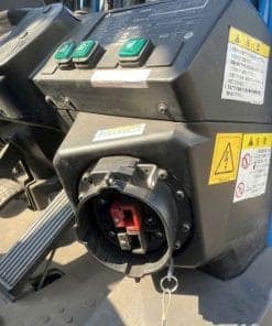 Xe nâng điện Komatsu FE25-1, sản xuất năm 2015, khung nâng 3 tầng cao 4300mm, 3774 giờ hoạt động, xe nhập khẩu nguyên bản từ Nhật Bản – KBC phân phối chính hãng tại Việt Nam.