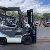 Xe nâng điện Unicarriers 2.5 tấn model FB25-8, khung nâng 2 tầng cao 3000mm, sản xuất năm 2019, trang bị dịch càng tự động Side Shift, xe nhập khẩu nguyên bản từ Nhật Bản – KBC phân phối chính hãng.