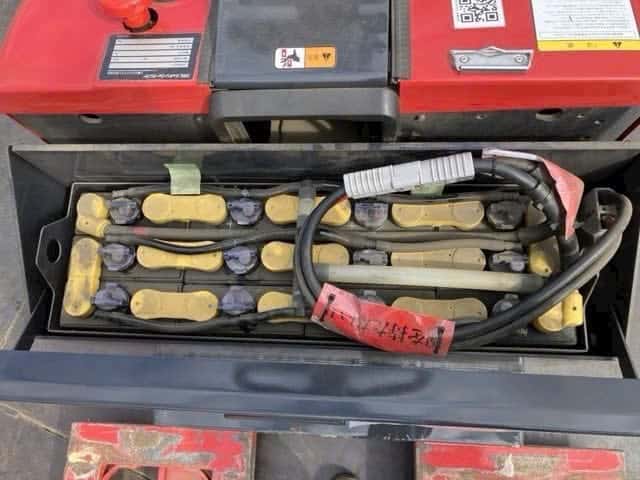 Xe nâng điện bán tự động Nichiyu 2 tấn model PLD20S đã qua sử dụng, nhập khẩu nguyên chiếc, phù hợp kho hẹp.