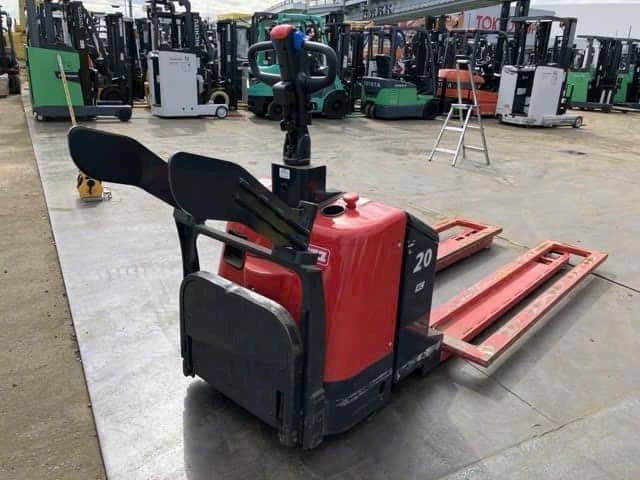 Xe nâng điện bán tự động Nichiyu 2 tấn model PLD20S đã qua sử dụng, nhập khẩu nguyên chiếc, phù hợp kho hẹp.