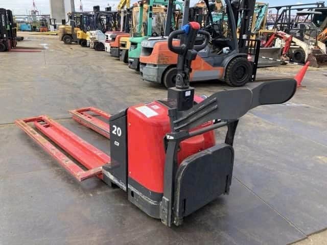 Xe nâng điện bán tự động Nichiyu 2 tấn model PLD20S đã qua sử dụng, nhập khẩu nguyên chiếc, phù hợp kho hẹp.