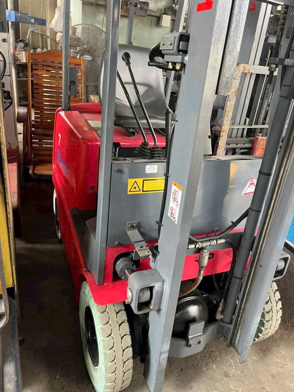 xe nâng điện nichiyu 7 tạ nâng cao 2500mm bình điện đi kèm